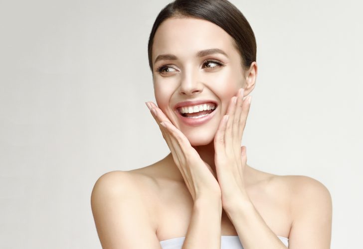 Woman Smiling Shutterstock 748987114